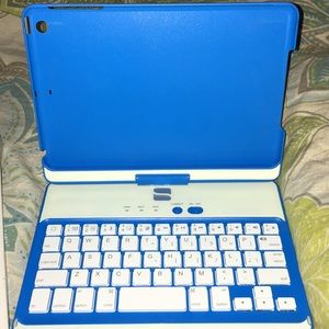 Snugg Blue 360 Bluetooth keyboard case